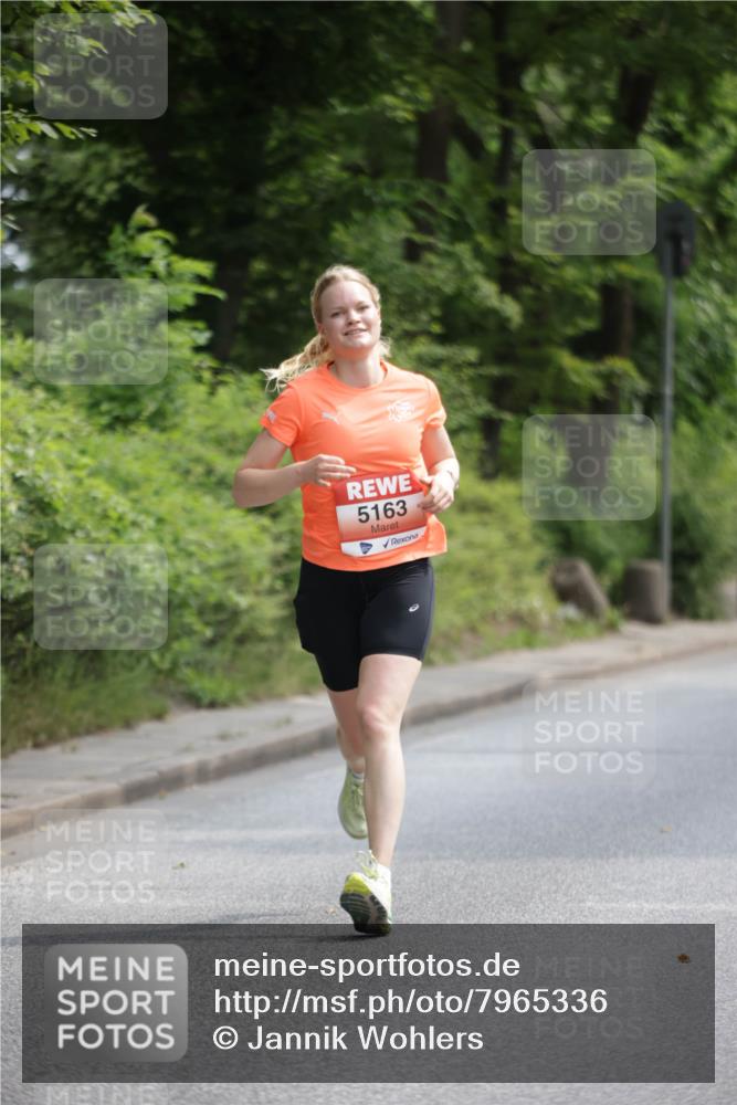 15.06.2025 - REWE Women's Run Jannik Wohlers http://msf.ph/oto/7965336 15.06.2025 10:00:01 Laufen 5163 meine-sportfotos.de