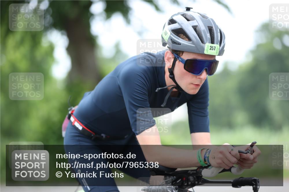15.06.2025 - 7 Türme Triathlon Yannick Fuchs http://msf.ph/oto/7965338 15.06.2025 11:14:11 Radfahren 233, 257 meine-sportfotos.de