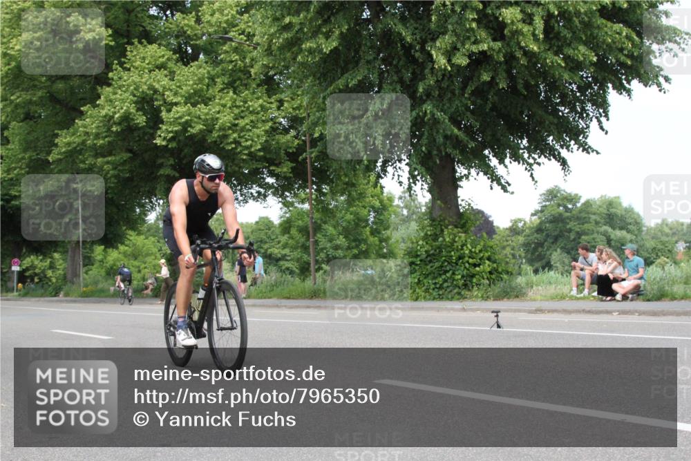 15.06.2025 - 7 Türme Triathlon Yannick Fuchs http://msf.ph/oto/7965350 15.06.2025 13:07:57 Radfahren  meine-sportfotos.de