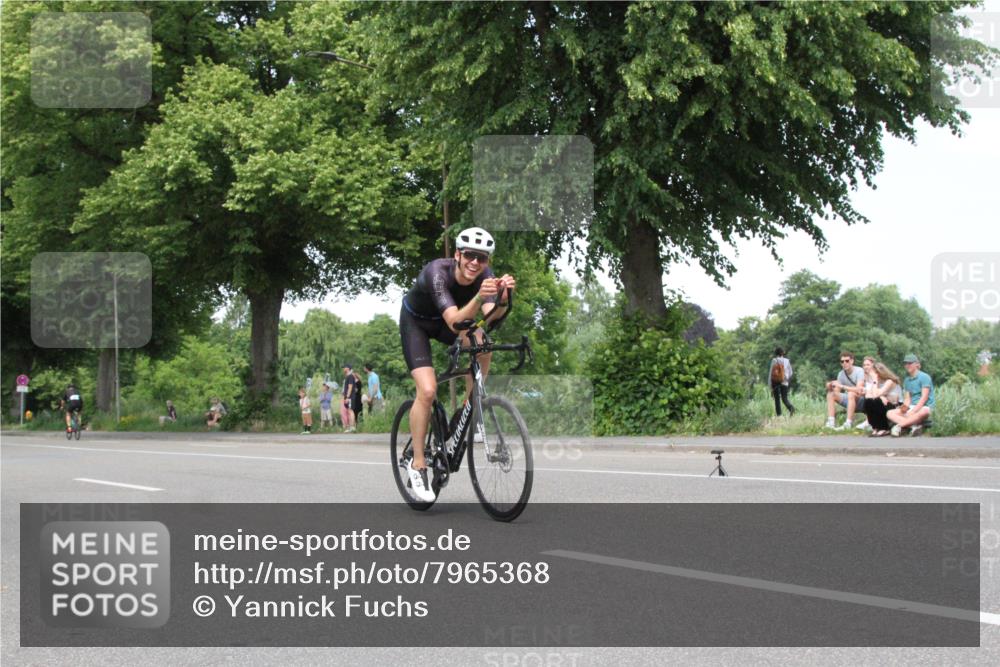 15.06.2025 - 7 Türme Triathlon Yannick Fuchs http://msf.ph/oto/7965368 15.06.2025 13:08:10 Radfahren  meine-sportfotos.de