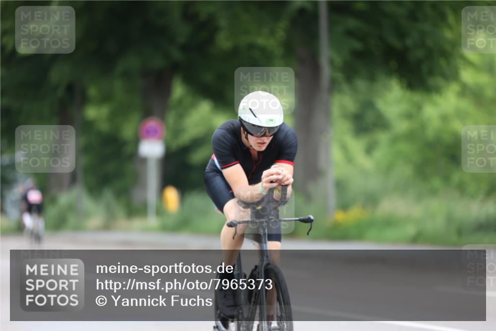 15.06.2025 - 7 Türme Triathlon Yannick Fuchs http://msf.ph/oto/7965373 15.06.2025 11:14:18 Radfahren 208, 233 meine-sportfotos.de