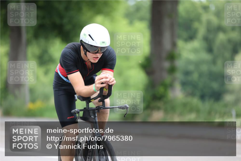 15.06.2025 - 7 Türme Triathlon Yannick Fuchs http://msf.ph/oto/7965380 15.06.2025 11:14:18 Radfahren 208, 233 meine-sportfotos.de