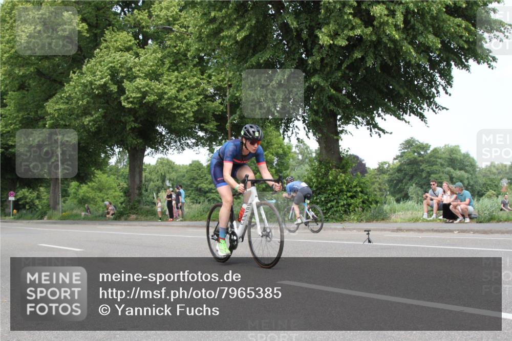 15.06.2025 - 7 Türme Triathlon Yannick Fuchs http://msf.ph/oto/7965385 15.06.2025 13:08:30 Radfahren  meine-sportfotos.de