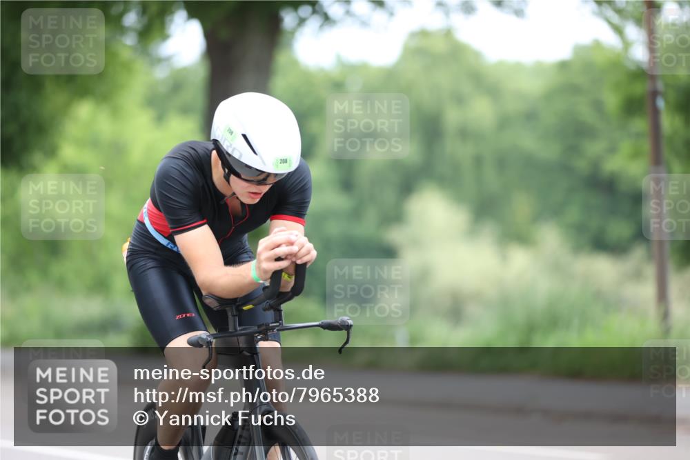 15.06.2025 - 7 Türme Triathlon Yannick Fuchs http://msf.ph/oto/7965388 15.06.2025 11:14:18 Radfahren 208, 233 meine-sportfotos.de