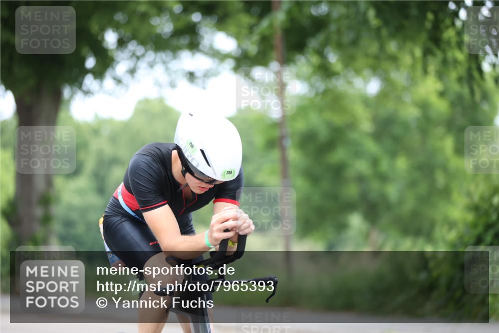 15.06.2025 - 7 Türme Triathlon Yannick Fuchs http://msf.ph/oto/7965393 15.06.2025 11:14:19 Radfahren 208, 233 meine-sportfotos.de