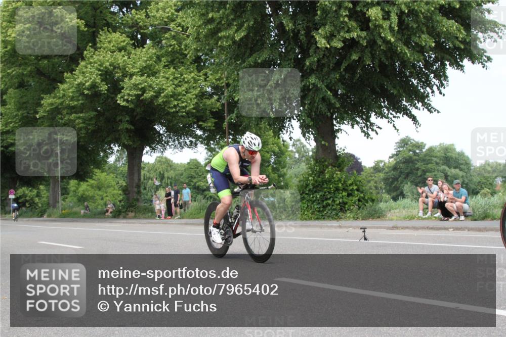 15.06.2025 - 7 Türme Triathlon Yannick Fuchs http://msf.ph/oto/7965402 15.06.2025 13:08:35 Radfahren  meine-sportfotos.de