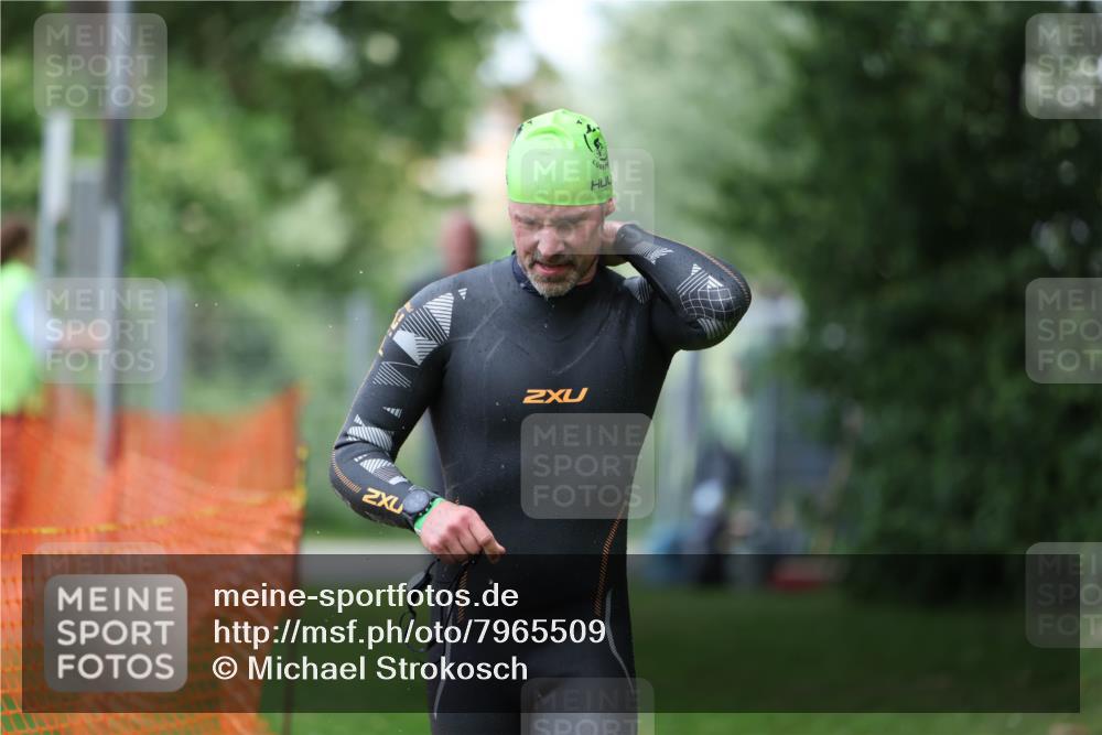 15.06.2025 - 7 Türme Triathlon Michael Strokosch http://msf.ph/oto/7965509 15.06.2025 12:19:11 Schwimmen 367, 559, 570, 649 meine-sportfotos.de