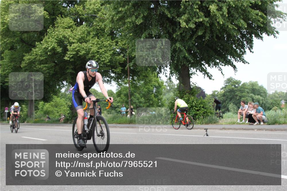15.06.2025 - 7 Türme Triathlon Yannick Fuchs http://msf.ph/oto/7965521 15.06.2025 13:10:06 Radfahren  meine-sportfotos.de