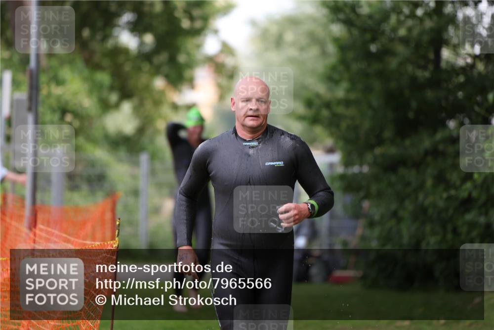15.06.2025 - 7 Türme Triathlon Michael Strokosch http://msf.ph/oto/7965566 15.06.2025 12:19:14 Schwimmen 367, 559, 570, 649 meine-sportfotos.de