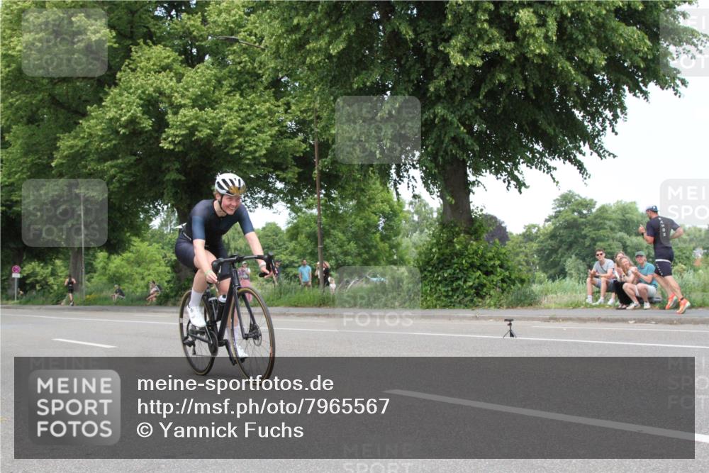 15.06.2025 - 7 Türme Triathlon Yannick Fuchs http://msf.ph/oto/7965567 15.06.2025 13:10:22 Radfahren  meine-sportfotos.de