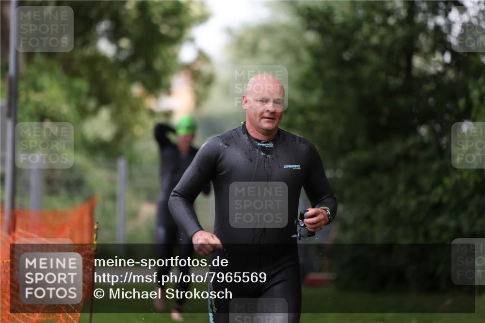 15.06.2025 - 7 Türme Triathlon Michael Strokosch http://msf.ph/oto/7965569 15.06.2025 12:19:14 Schwimmen 367, 559, 570, 649 meine-sportfotos.de