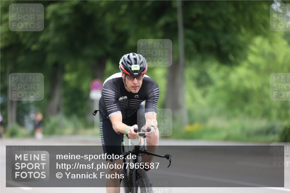 15.06.2025 - 7 Türme Triathlon Yannick Fuchs http://msf.ph/oto/7965587 15.06.2025 11:14:50 Radfahren 242, 247 meine-sportfotos.de