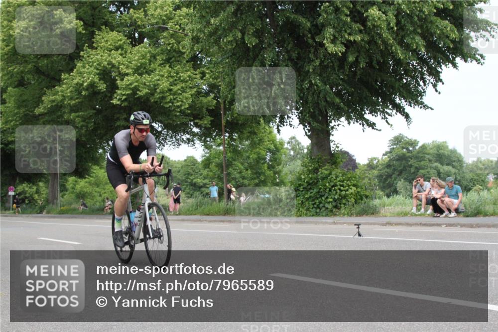 15.06.2025 - 7 Türme Triathlon Yannick Fuchs http://msf.ph/oto/7965589 15.06.2025 13:10:38 Radfahren  meine-sportfotos.de