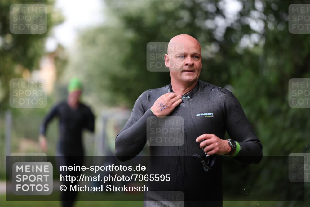 15.06.2025 - 7 Türme Triathlon Michael Strokosch http://msf.ph/oto/7965595 15.06.2025 12:19:15 Schwimmen 367, 559, 570, 649 meine-sportfotos.de