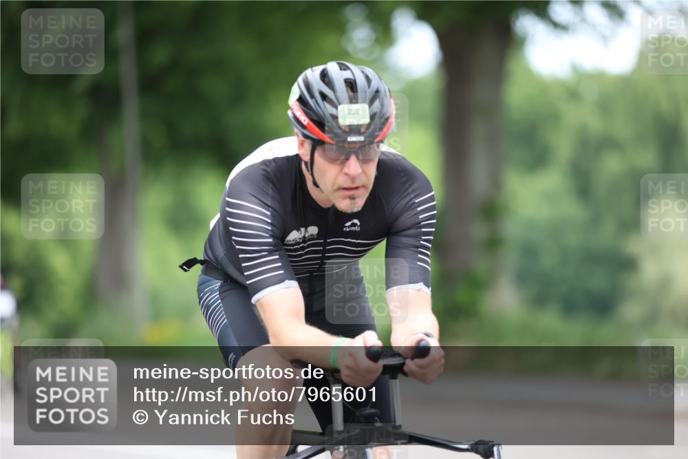 15.06.2025 - 7 Türme Triathlon Yannick Fuchs http://msf.ph/oto/7965601 15.06.2025 11:14:51 Radfahren 242, 247 meine-sportfotos.de