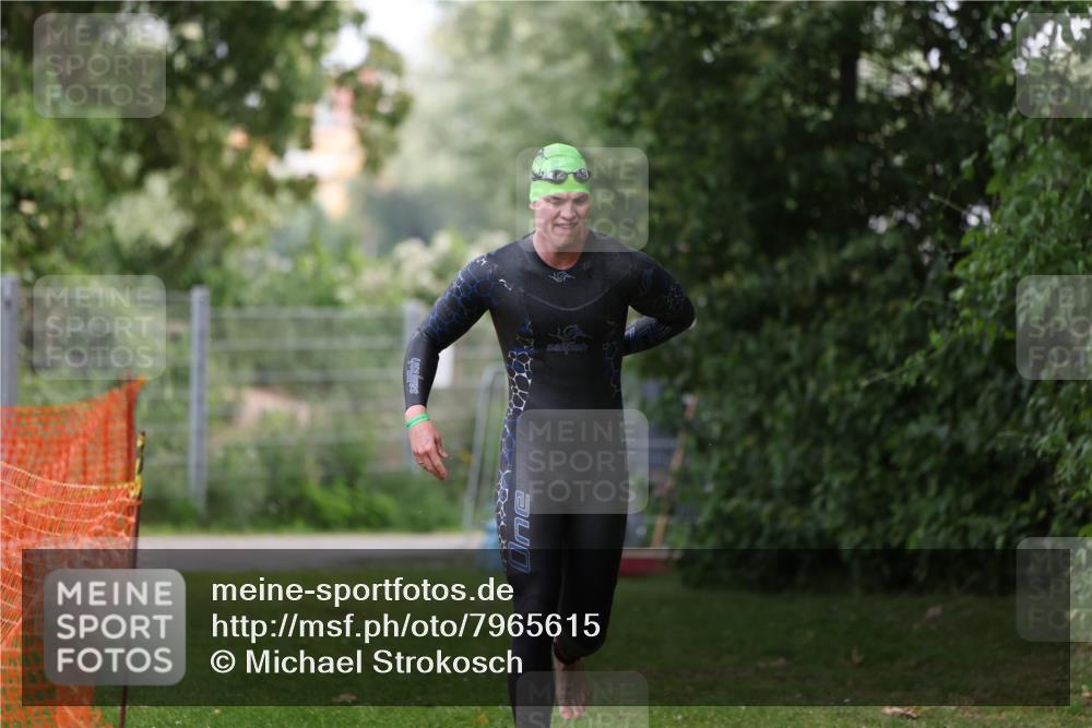 15.06.2025 - 7 Türme Triathlon Michael Strokosch http://msf.ph/oto/7965615 15.06.2025 12:19:17 Schwimmen 367, 559, 570, 649 meine-sportfotos.de