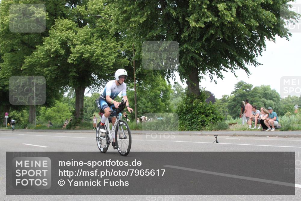 15.06.2025 - 7 Türme Triathlon Yannick Fuchs http://msf.ph/oto/7965617 15.06.2025 13:11:04 Radfahren  meine-sportfotos.de