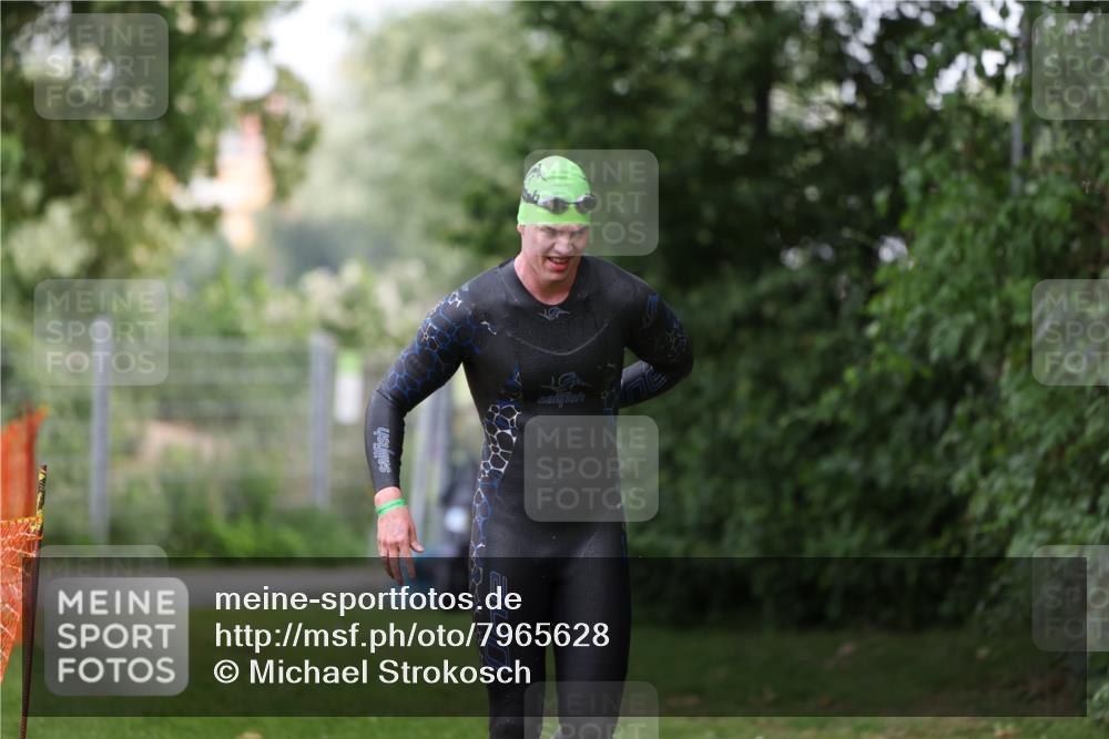 15.06.2025 - 7 Türme Triathlon Michael Strokosch http://msf.ph/oto/7965628 15.06.2025 12:19:18 Schwimmen 367, 559, 570, 649 meine-sportfotos.de