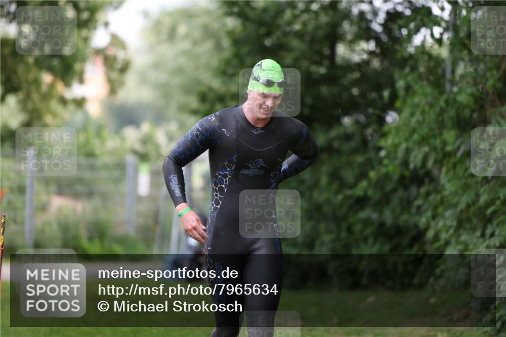 15.06.2025 - 7 Türme Triathlon Michael Strokosch http://msf.ph/oto/7965634 15.06.2025 12:19:18 Schwimmen 367, 559, 570, 649 meine-sportfotos.de