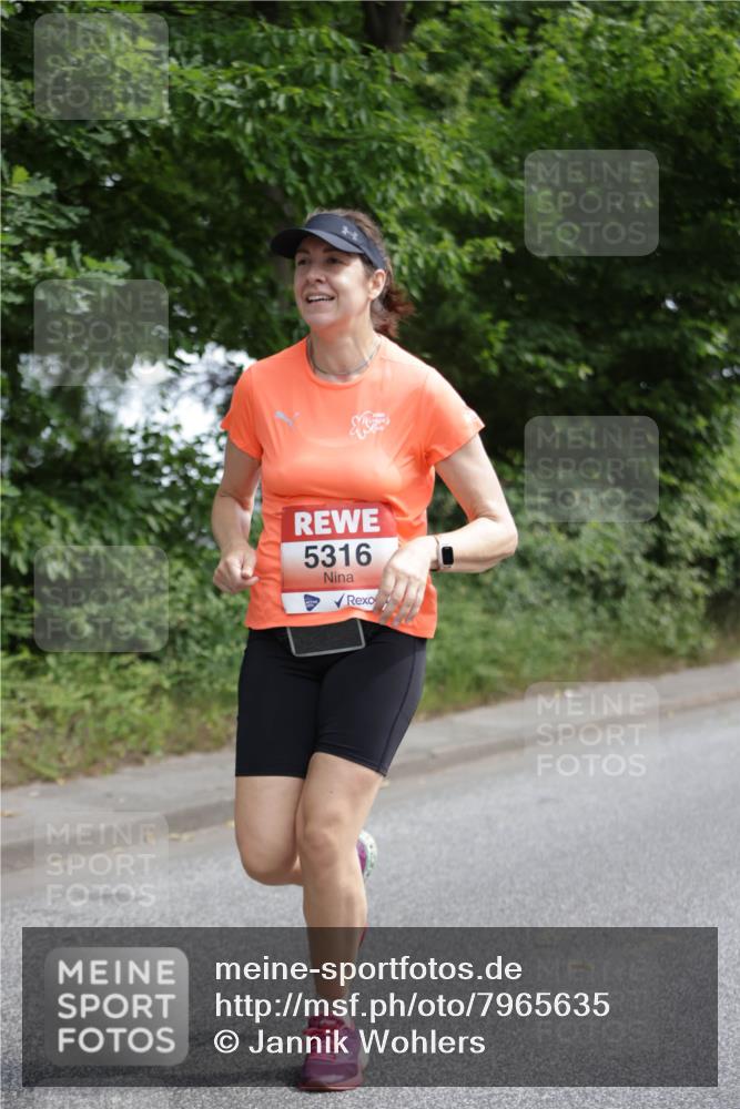 15.06.2025 - REWE Women's Run Jannik Wohlers http://msf.ph/oto/7965635 15.06.2025 10:00:17 Laufen 5316 meine-sportfotos.de