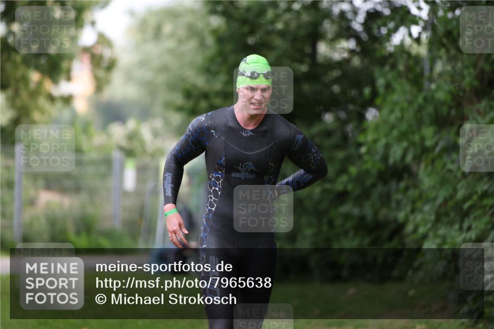 15.06.2025 - 7 Türme Triathlon Michael Strokosch http://msf.ph/oto/7965638 15.06.2025 12:19:18 Schwimmen 367, 559, 570, 649 meine-sportfotos.de