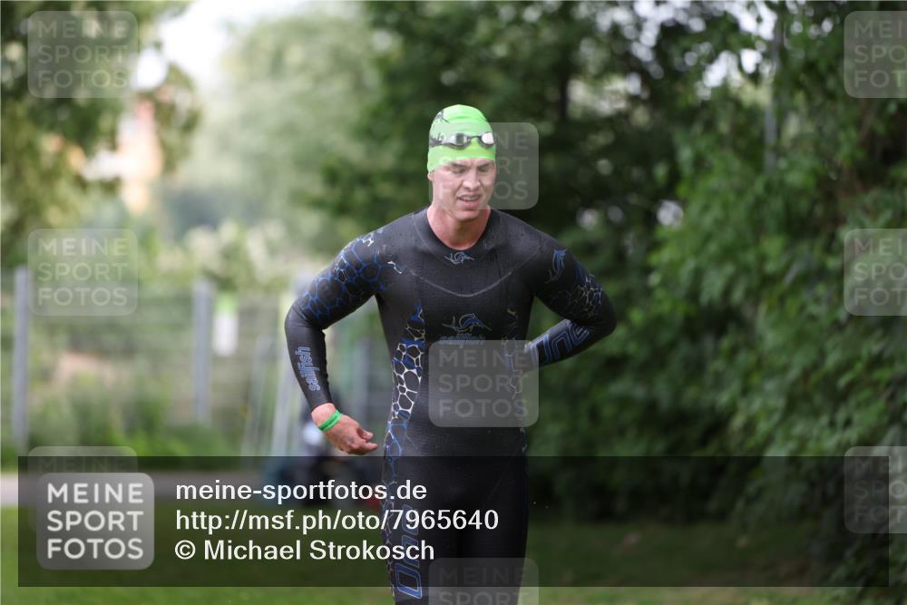 15.06.2025 - 7 Türme Triathlon Michael Strokosch http://msf.ph/oto/7965640 15.06.2025 12:19:18 Schwimmen 367, 559, 570, 649 meine-sportfotos.de