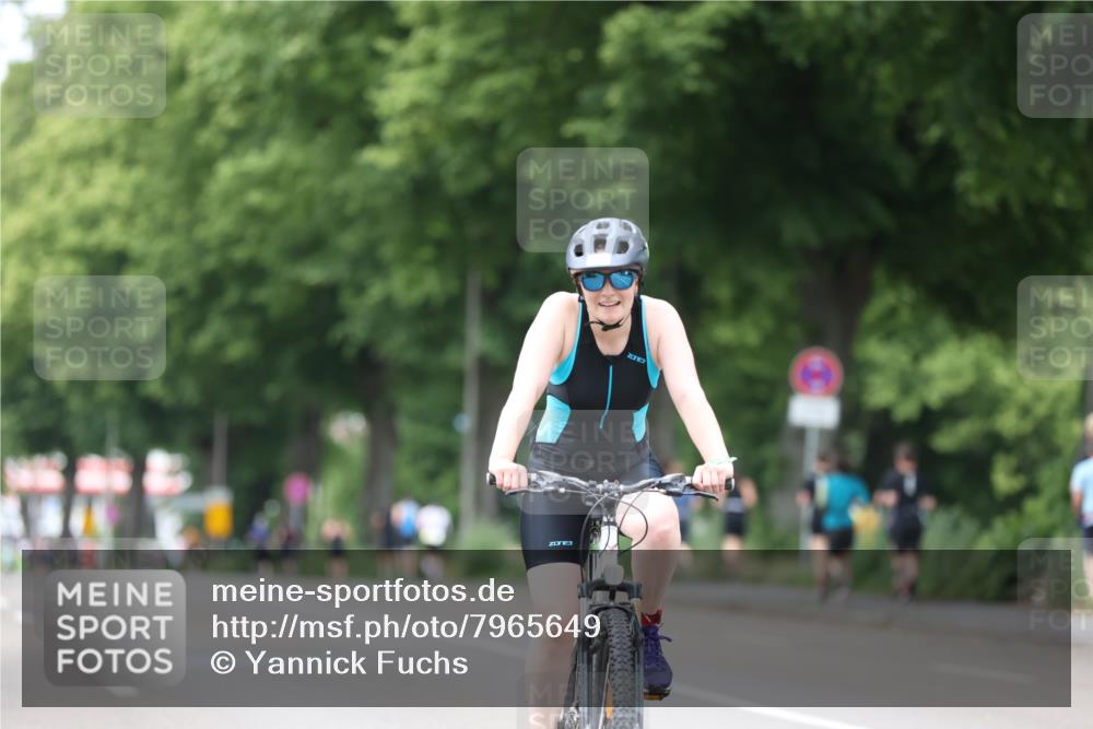 15.06.2025 - 7 Türme Triathlon Yannick Fuchs http://msf.ph/oto/7965649 15.06.2025 13:59:25 Radfahren 830 meine-sportfotos.de