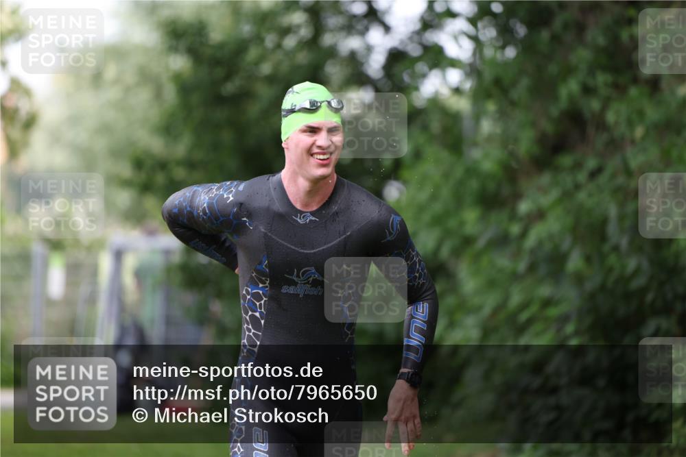 15.06.2025 - 7 Türme Triathlon Michael Strokosch http://msf.ph/oto/7965650 15.06.2025 12:19:19 Schwimmen 367, 559, 649 meine-sportfotos.de