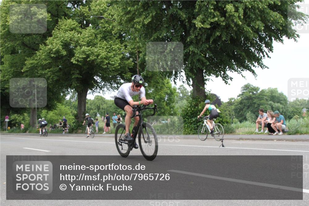 15.06.2025 - 7 Türme Triathlon Yannick Fuchs http://msf.ph/oto/7965726 15.06.2025 13:12:04 Radfahren  meine-sportfotos.de