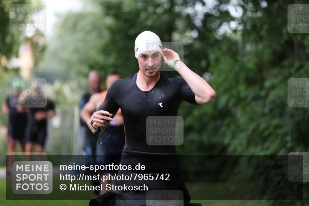 15.06.2025 - 7 Türme Triathlon Michael Strokosch http://msf.ph/oto/7965742 15.06.2025 12:19:41 Schwimmen 471, 483, 531, 536, 538, 594, 612, 635 meine-sportfotos.de