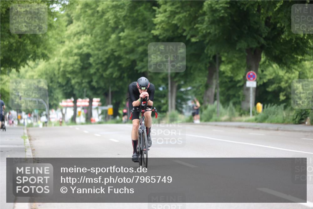 15.06.2025 - 7 Türme Triathlon Yannick Fuchs http://msf.ph/oto/7965749 15.06.2025 11:15:19 Radfahren  meine-sportfotos.de