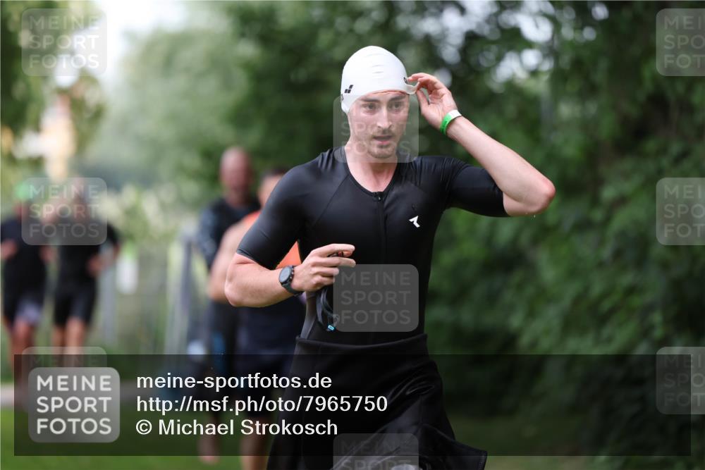 15.06.2025 - 7 Türme Triathlon Michael Strokosch http://msf.ph/oto/7965750 15.06.2025 12:19:41 Schwimmen 471, 483, 531, 536, 538, 594, 612, 635 meine-sportfotos.de
