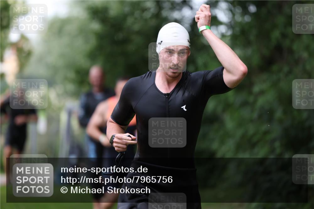 15.06.2025 - 7 Türme Triathlon Michael Strokosch http://msf.ph/oto/7965756 15.06.2025 12:19:41 Schwimmen 471, 483, 531, 536, 538, 594, 612, 635 meine-sportfotos.de