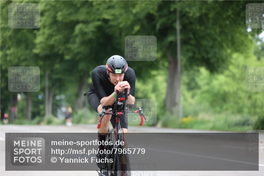 15.06.2025 - 7 Türme Triathlon Yannick Fuchs http://msf.ph/oto/7965779 15.06.2025 11:15:19 Radfahren  meine-sportfotos.de