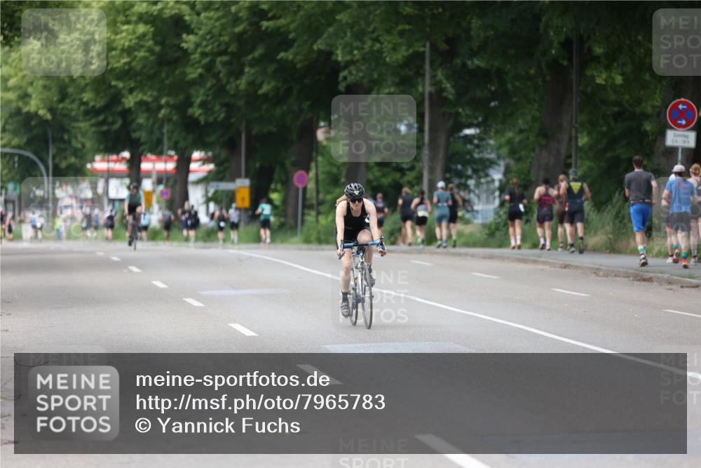 15.06.2025 - 7 Türme Triathlon Yannick Fuchs http://msf.ph/oto/7965783 15.06.2025 14:00:17 Radfahren  meine-sportfotos.de