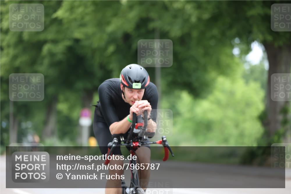 15.06.2025 - 7 Türme Triathlon Yannick Fuchs http://msf.ph/oto/7965787 15.06.2025 11:15:20 Radfahren  meine-sportfotos.de