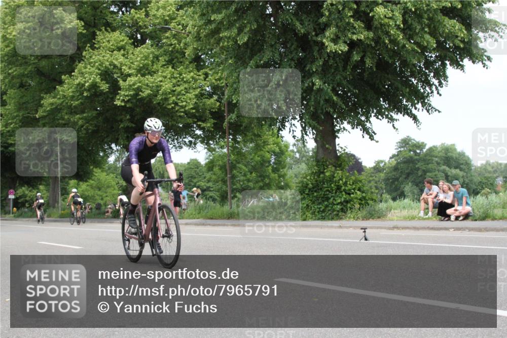 15.06.2025 - 7 Türme Triathlon Yannick Fuchs http://msf.ph/oto/7965791 15.06.2025 13:13:04 Radfahren  meine-sportfotos.de