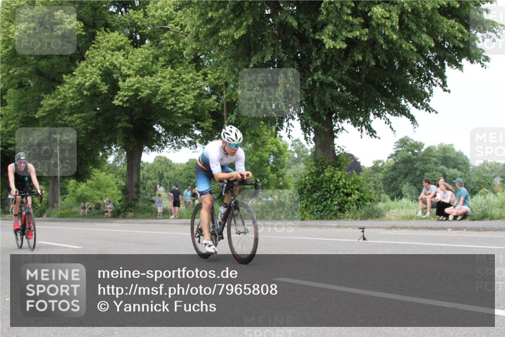 15.06.2025 - 7 Türme Triathlon Yannick Fuchs http://msf.ph/oto/7965808 15.06.2025 13:13:11 Radfahren  meine-sportfotos.de