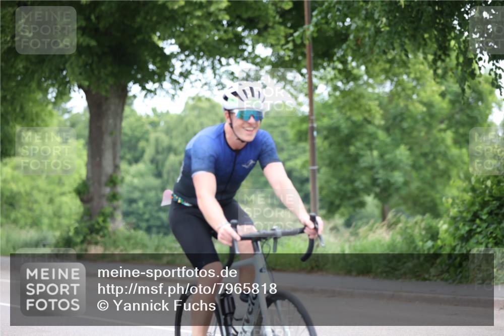 15.06.2025 - 7 Türme Triathlon Yannick Fuchs http://msf.ph/oto/7965818 15.06.2025 11:15:38 Radfahren  meine-sportfotos.de