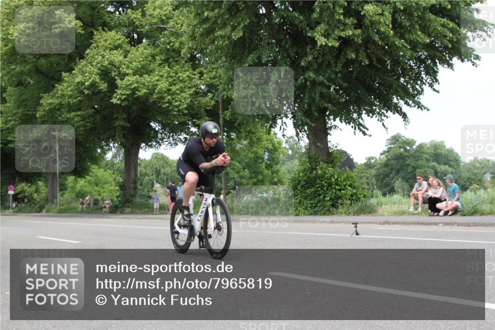 15.06.2025 - 7 Türme Triathlon Yannick Fuchs http://msf.ph/oto/7965819 15.06.2025 13:13:15 Radfahren  meine-sportfotos.de