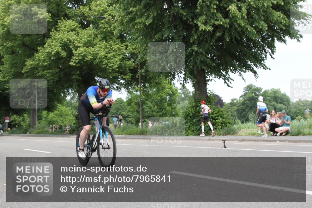 15.06.2025 - 7 Türme Triathlon Yannick Fuchs http://msf.ph/oto/7965841 15.06.2025 13:13:24 Radfahren  meine-sportfotos.de