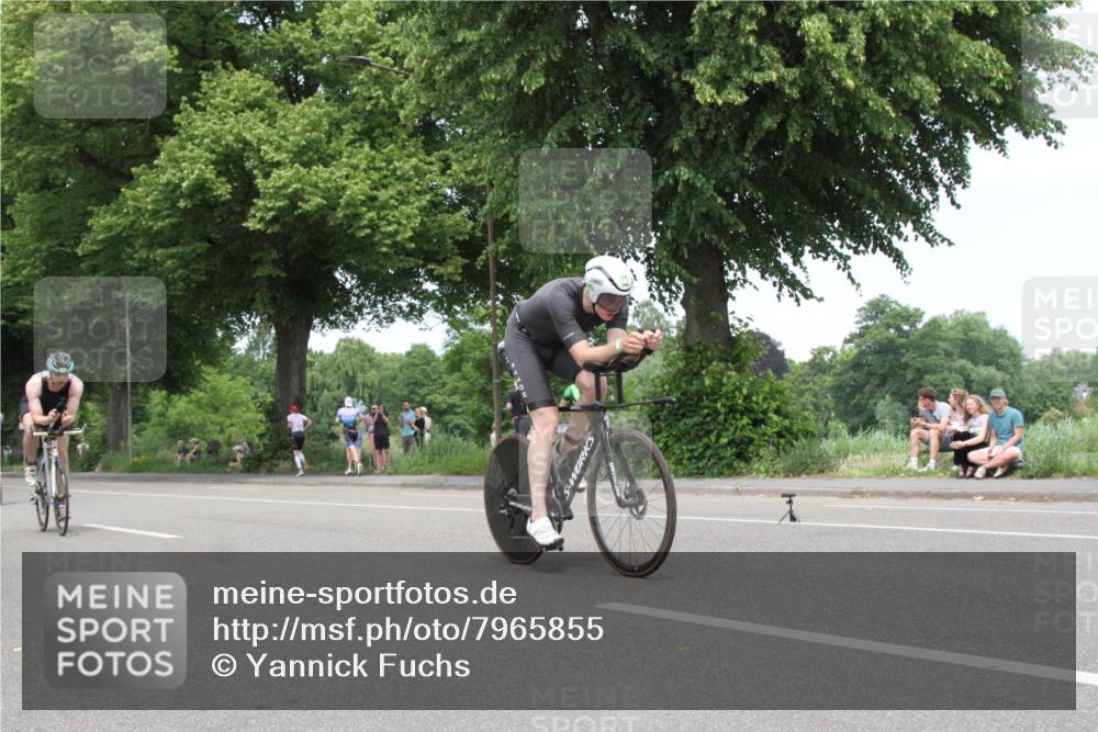 15.06.2025 - 7 Türme Triathlon Yannick Fuchs http://msf.ph/oto/7965855 15.06.2025 13:13:29 Radfahren  meine-sportfotos.de