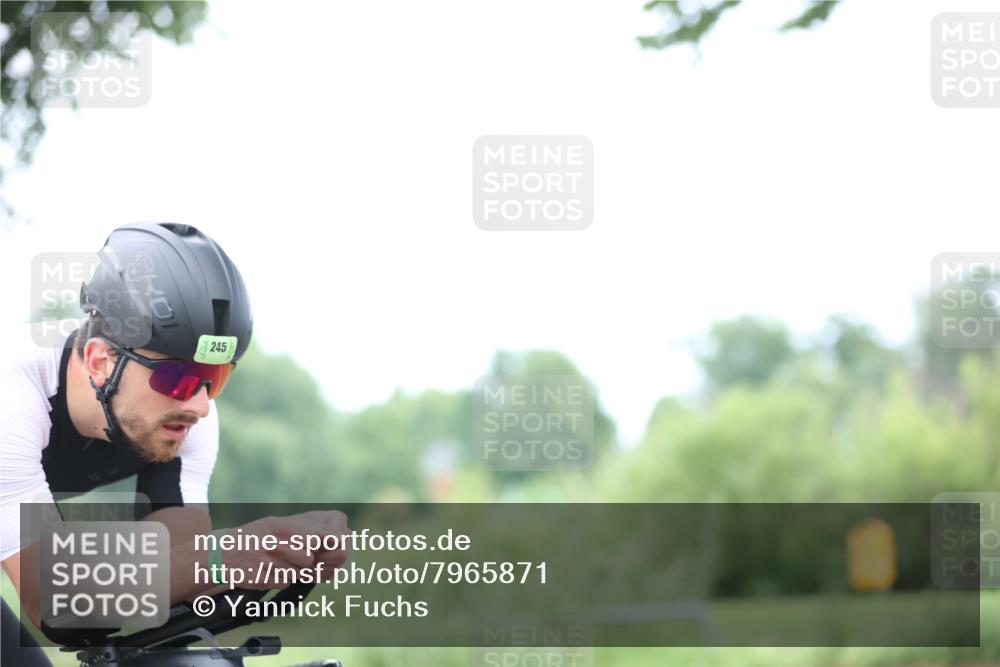 15.06.2025 - 7 Türme Triathlon Yannick Fuchs http://msf.ph/oto/7965871 15.06.2025 11:15:45 Radfahren  meine-sportfotos.de