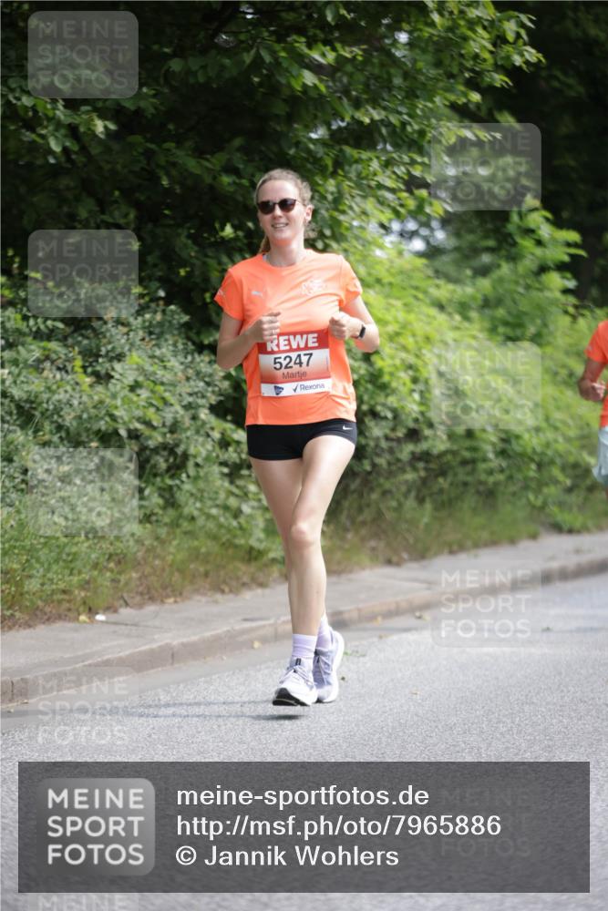 15.06.2025 - REWE Women's Run Jannik Wohlers http://msf.ph/oto/7965886 15.06.2025 10:00:56 Laufen 5247 meine-sportfotos.de