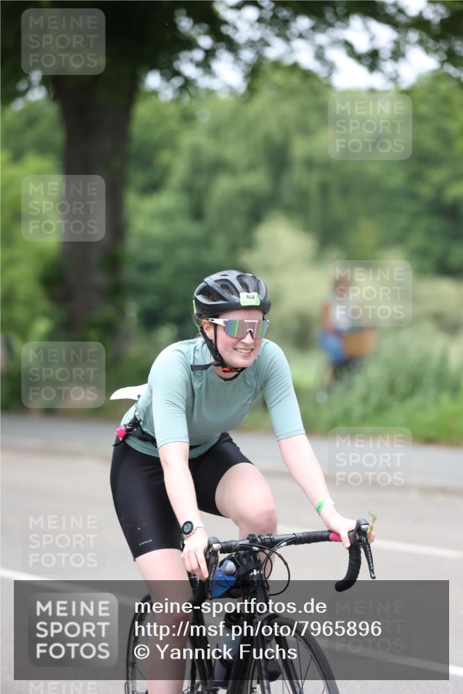 15.06.2025 - 7 Türme Triathlon Yannick Fuchs http://msf.ph/oto/7965896 15.06.2025 14:00:27 Radfahren 405 meine-sportfotos.de