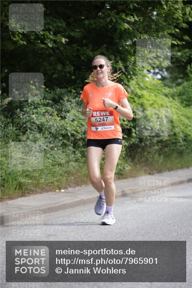 15.06.2025 - REWE Women's Run Jannik Wohlers http://msf.ph/oto/7965901 15.06.2025 10:00:56 Laufen 5247 meine-sportfotos.de