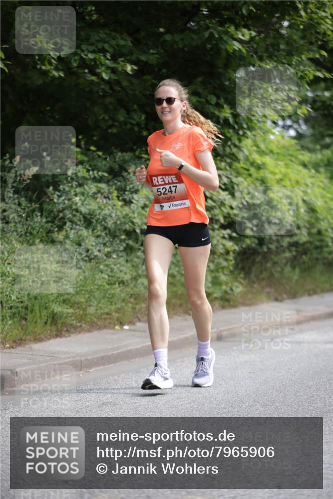 15.06.2025 - REWE Women's Run Jannik Wohlers http://msf.ph/oto/7965906 15.06.2025 10:00:56 Laufen 5247 meine-sportfotos.de