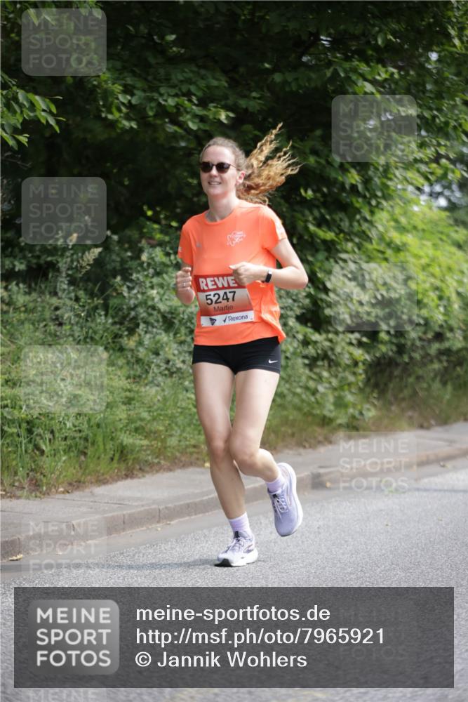 15.06.2025 - REWE Women's Run Jannik Wohlers http://msf.ph/oto/7965921 15.06.2025 10:00:56 Laufen 5247 meine-sportfotos.de