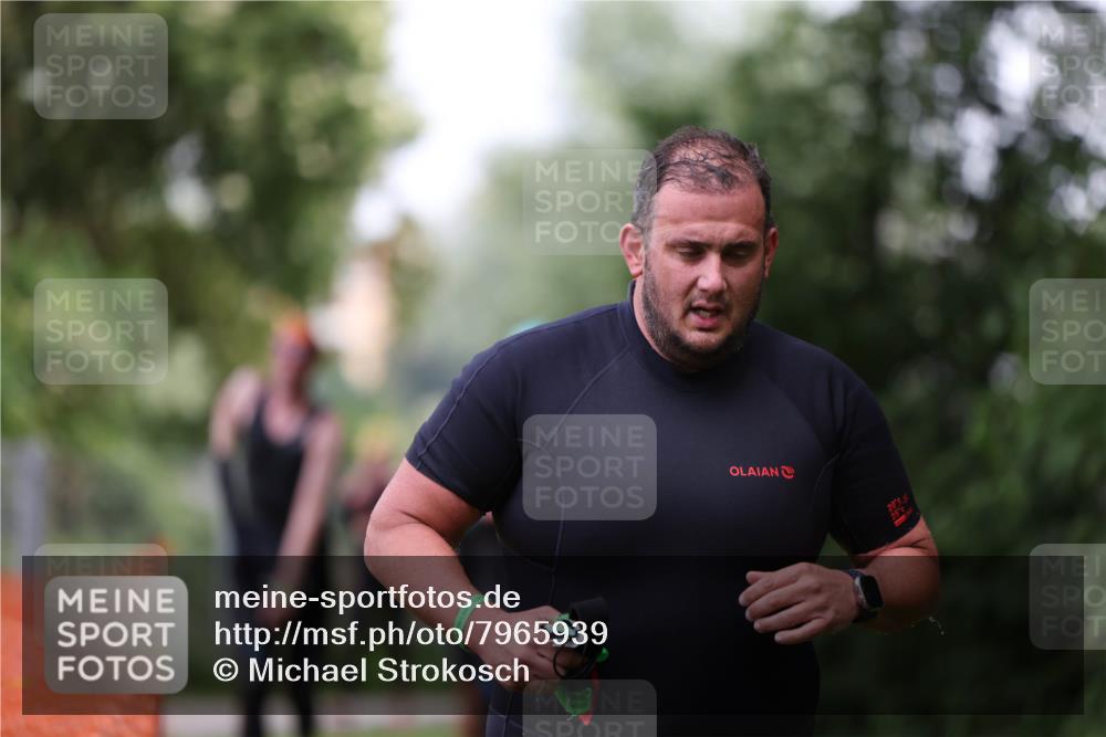 15.06.2025 - 7 Türme Triathlon Michael Strokosch http://msf.ph/oto/7965939 15.06.2025 12:19:51 Schwimmen 372, 471, 483, 488, 531, 536, 538, 550, 585, 594, 612, 631, 635 meine-sportfotos.de