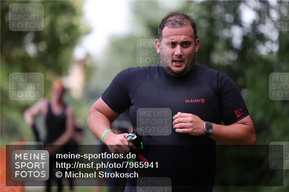 15.06.2025 - 7 Türme Triathlon Michael Strokosch http://msf.ph/oto/7965941 15.06.2025 12:19:51 Schwimmen 372, 471, 483, 488, 531, 536, 538, 550, 585, 594, 612, 631, 635 meine-sportfotos.de